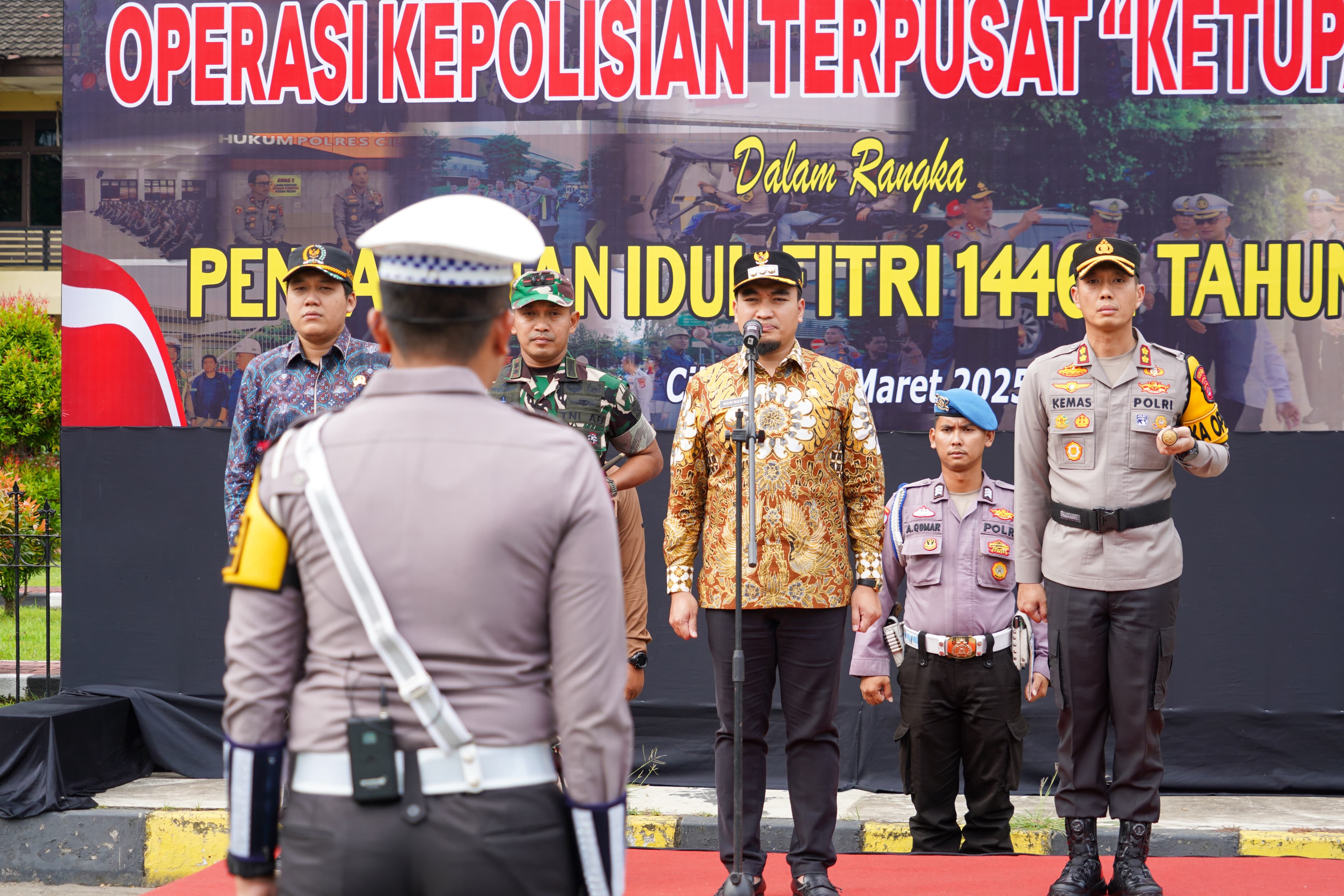 Pimpin Apel Operasi Ketupat 2025, Wali Kota Robinsar Tegaskan Pentingnya Memberikan Pelayanan yang Ramah