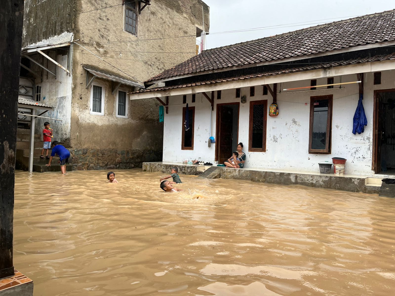 Genangan Banjir Masih Bertahan di Dua Wilayah Kota Cilegon