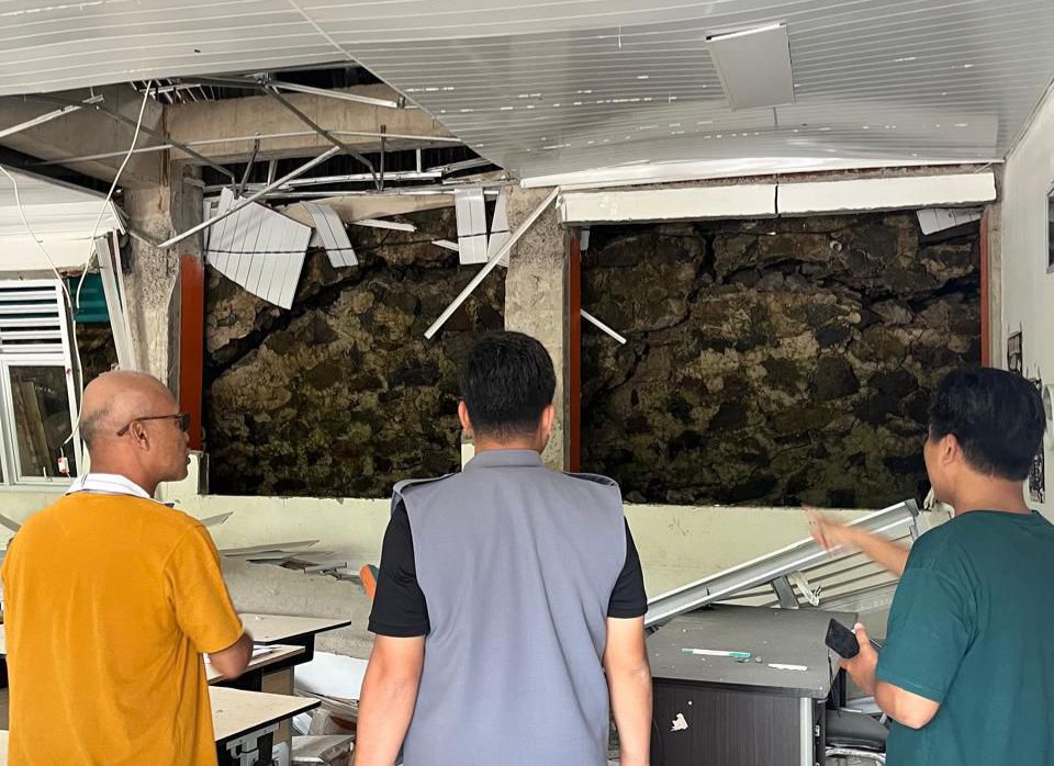 Longsor Rusak Bangunan SMPN 15 Cilegon, Ratusan Siswa Dipindahkan ke SD Terdekat