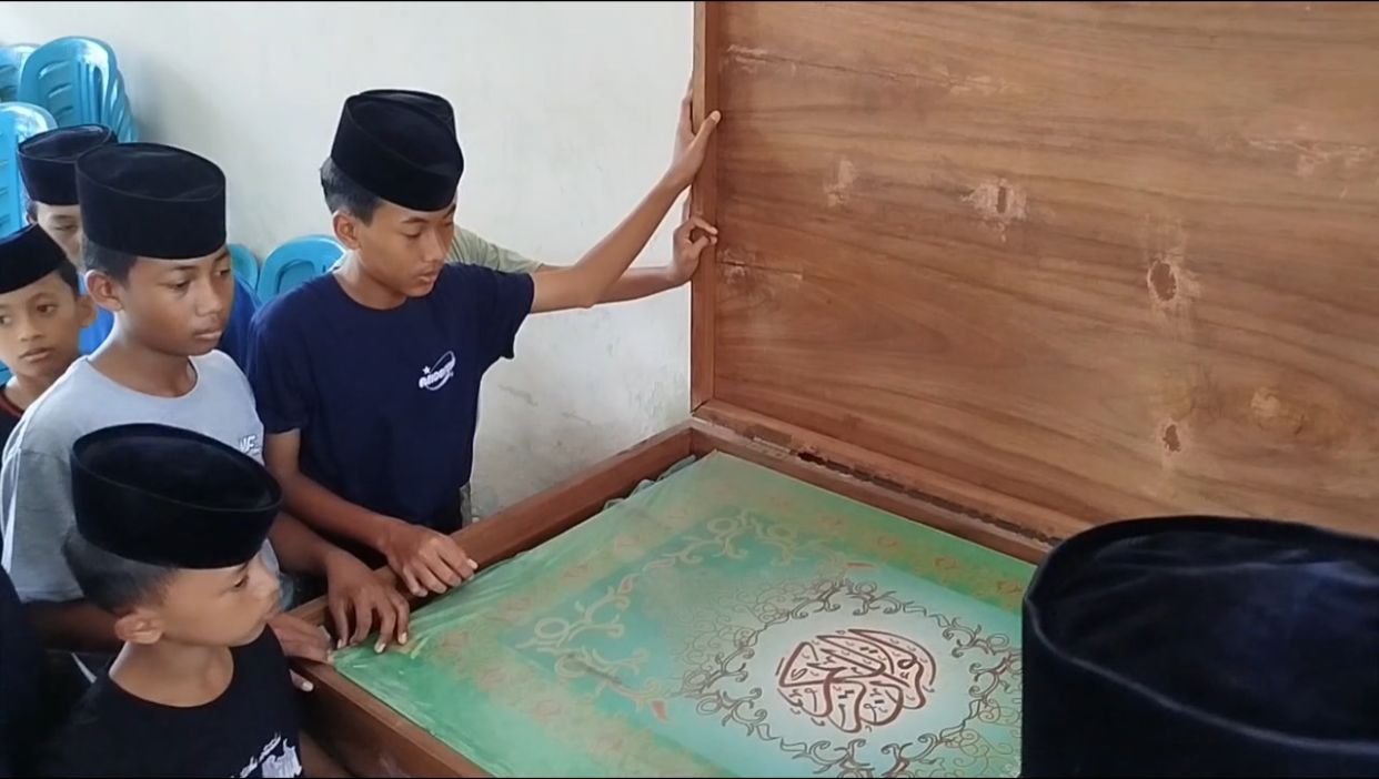 Mushaf 1,8 Meter, Warisan Kecintaan Yayi Haji Basarudin Ali pada Al-Qur’an